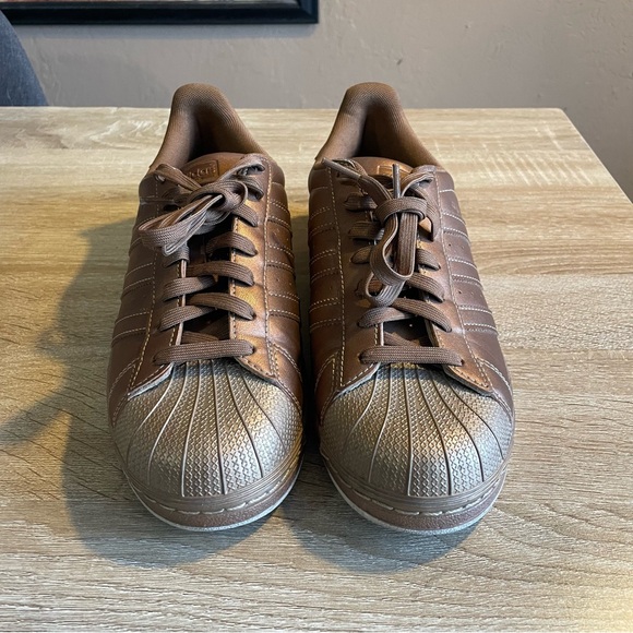 Adidas Metallic Bronze Superstar Sneaker Copper women’s size 8.5 - Picture 2 of 12